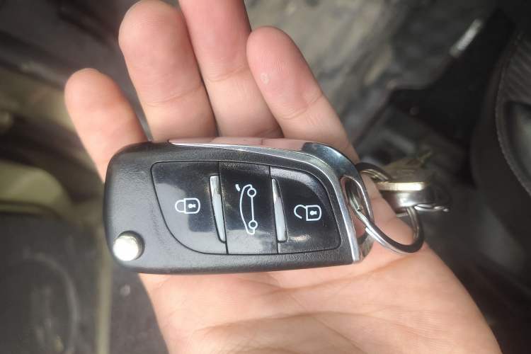 Used Ford Kuga 2013 1.6L GTDi Two-Wheel-Drive Trend Model Vehicle Key
