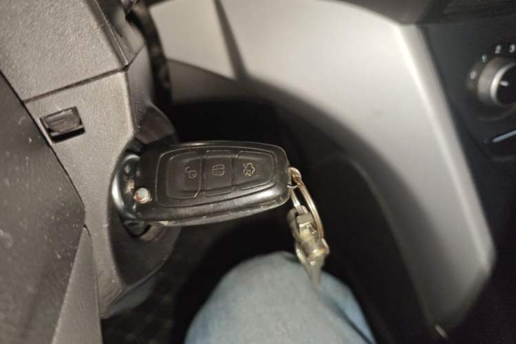 Used Ford Kuga 2013 1.6L GTDi Two-Wheel-Drive Comfort Model Vehicle Key