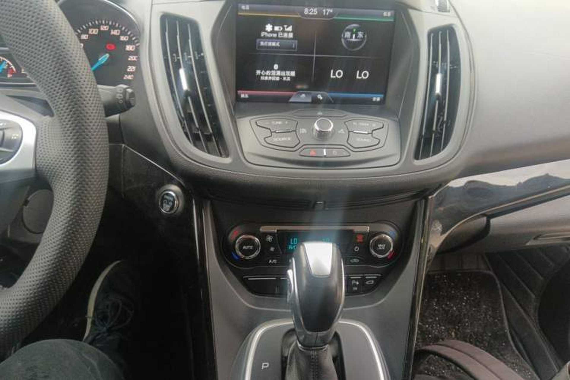 Used Ford Kuga 2013 2.0L GTDi Four-Wheel-Drive Sport Model Audio And AC Panel