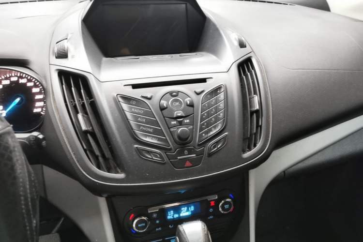 Used Ford Kuga 2013 1.6L GTDi Two-Wheel-Drive Trend Model Audio And AC Panel