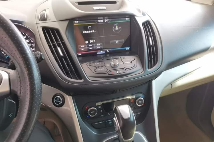 Used Ford Kuga 2013 1.6L GTDi 4x4 Elite Model Audio And AC Panel