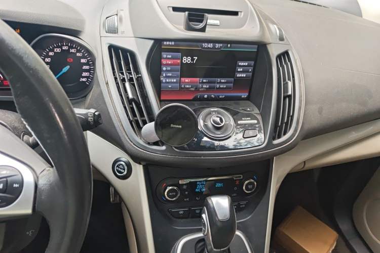 Used Ford Kuga 2013 2.0L GTDi Four-Wheel Drive Premium Model Audio And AC Panel