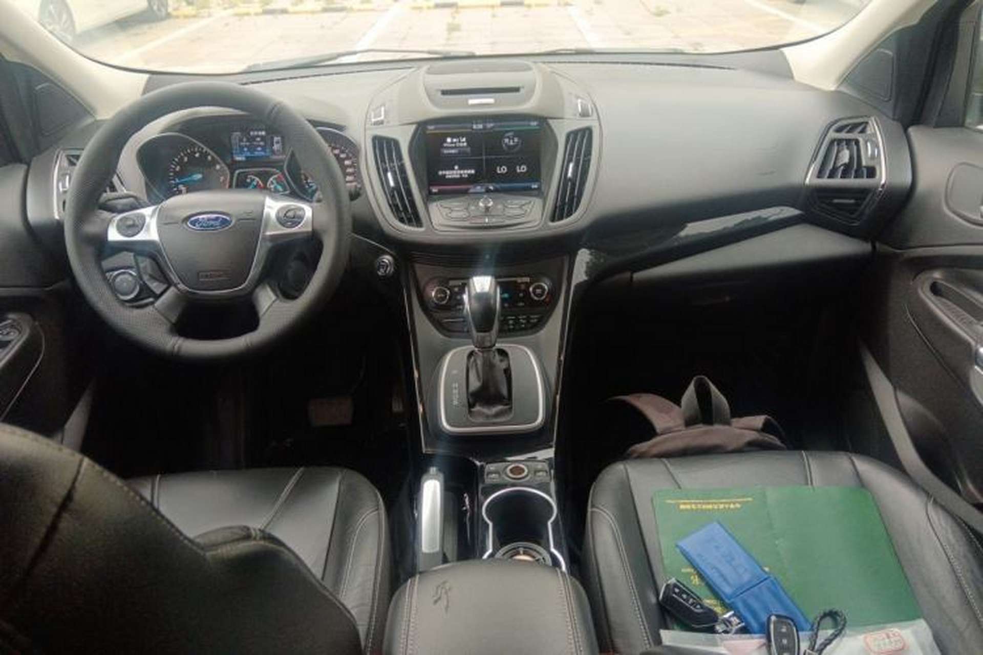 Used Ford Kuga 2013 2.0L GTDi Four-Wheel-Drive Sport Model Center Console