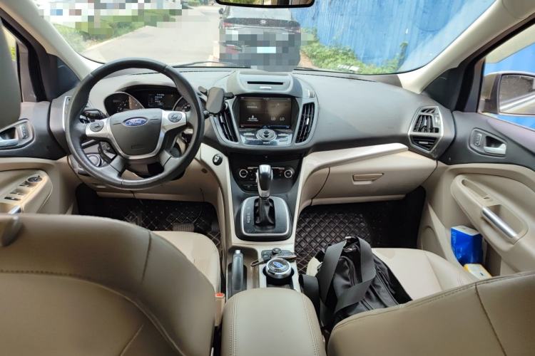 Used Ford Kuga 2013 2.0L GTDi Four-Wheel Drive Premium Model Center Console