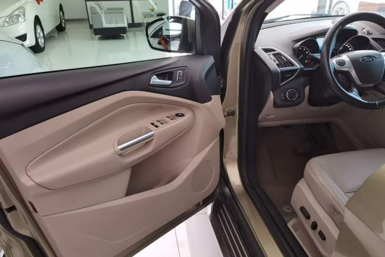 Used Ford Kuga 2013 1.6L GTDi 4x4 Elite Model Driver Seat
