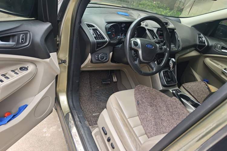 Used Ford Kuga 2013 2.0L GTDi Four-Wheel Drive Premium Model Driver Seat
