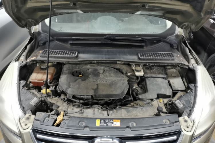 Used Ford Kuga 2013 1.6L GTDi Two-Wheel-Drive Trend Model Engine Bay