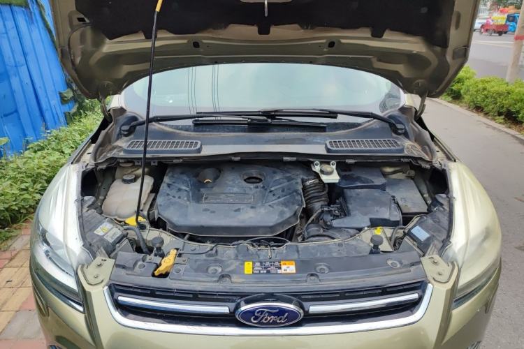 Used Ford Kuga 2013 2.0L GTDi Four-Wheel Drive Premium Model Engine Bay