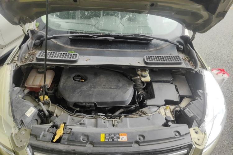 Used Ford Kuga 2013 1.6L GTDi Two-Wheel-Drive Trend Model Engine Bay