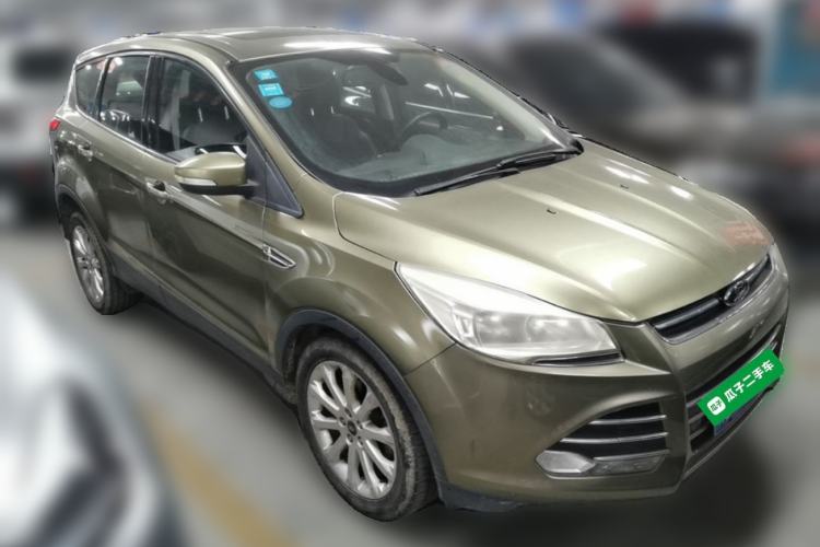 Used Ford Kuga 2013 1.6L GTDi Two-Wheel-Drive Trend Model Front Right 45 Deg