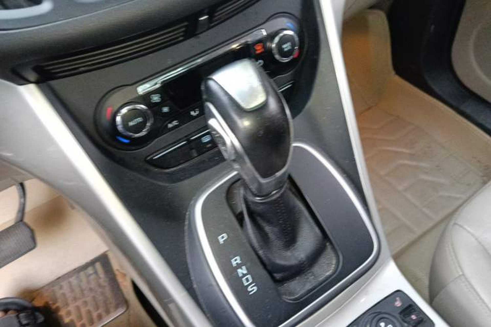 Used Ford Kuga 2013 1.6L GTDi 4x4 Elite Model Gear Lever