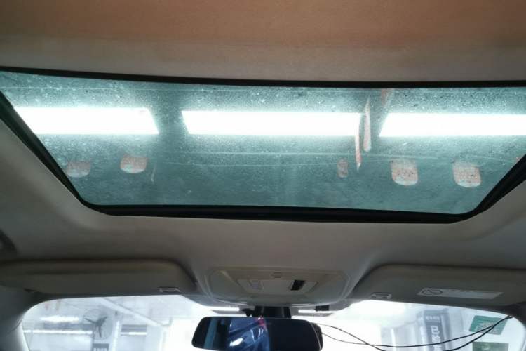 Used Ford Kuga 2013 1.6L GTDi Two-Wheel-Drive Trend Model Headliner