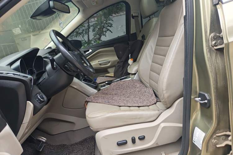 Used Ford Kuga 2013 2.0L GTDi Four-Wheel Drive Premium Model Left Front Seat