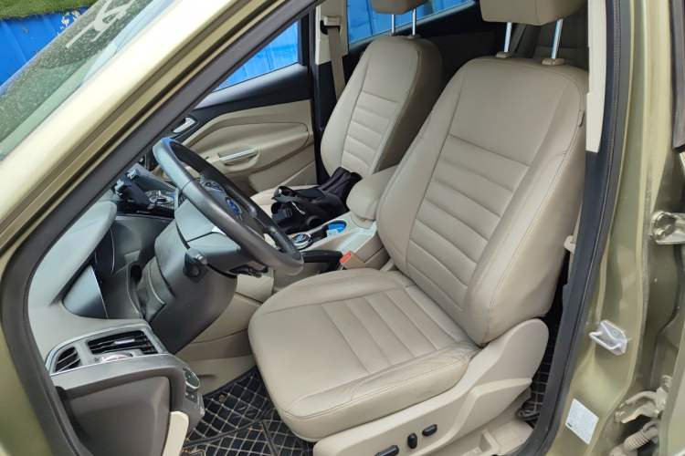Used Ford Kuga 2013 2.0L GTDi Four-Wheel Drive Premium Model Left Front Seat