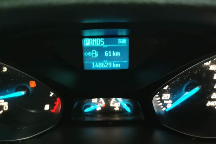 Used Ford Kuga 2013 1.6L GTDi Two-Wheel-Drive Trend Model Odometer Close Up