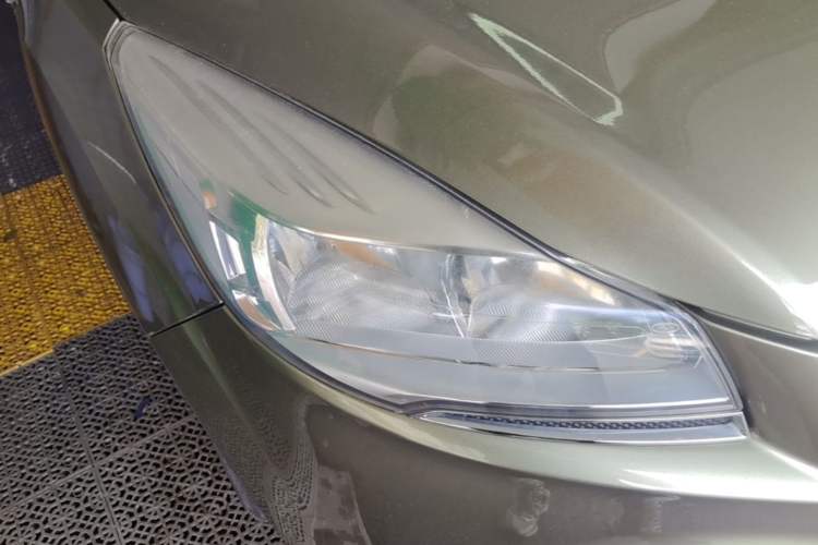 Used Ford Kuga 2013 1.6L GTDi 4x4 Elite Model Right Front Headlight