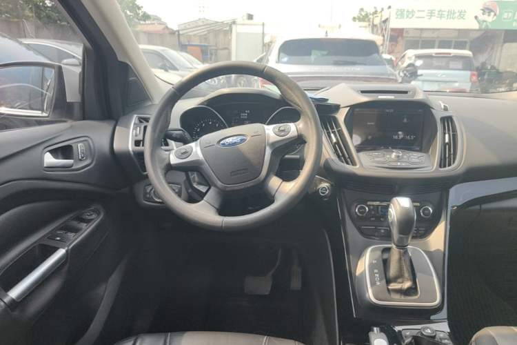 Used Ford Kuga 2013 2.0L GTDi Four-Wheel-Drive Sport Model Steering Wheel