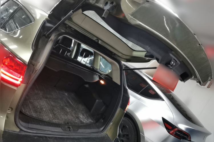 Used Ford Kuga 2013 1.6L GTDi Two-Wheel-Drive Trend Model Trunk