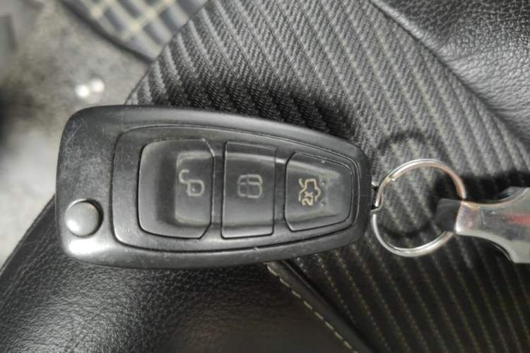 Used Ford Kuga 2013 1.6L GTDi Two-Wheel-Drive Trend Model Vehicle Key