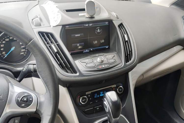 Used Ford Kuga 2013 1.6L GTDi 4x4 Elite Model Audio And AC Panel
