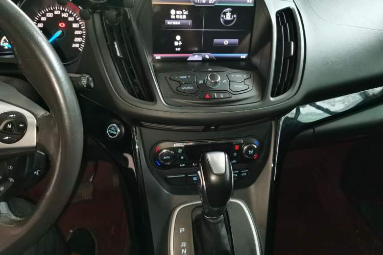 Used Ford Kuga 2013 2.0L GTDi Four-Wheel-Drive Sport Model Audio And AC Panel