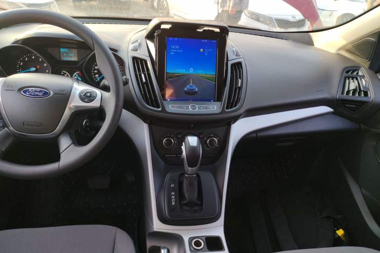 Used Ford Kuga 2013 1.6L GTDi Two-Wheel-Drive Comfort Model Audio And AC Panel