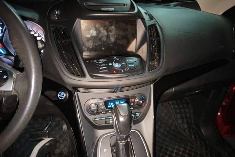 Used Ford Kuga 2013 2.0L GTDi Four-Wheel-Drive Sport Model Audio And AC Panel