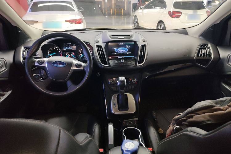 Used Ford Kuga 2013 2.0L GTDi Four-Wheel-Drive Sport Model Center Console