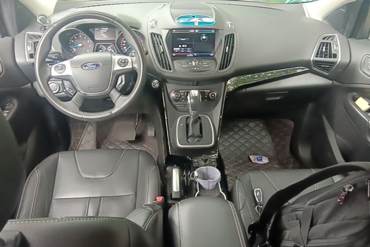 Used Ford Kuga 2013 2.0L GTDi Four-Wheel-Drive Sport Model Center Console