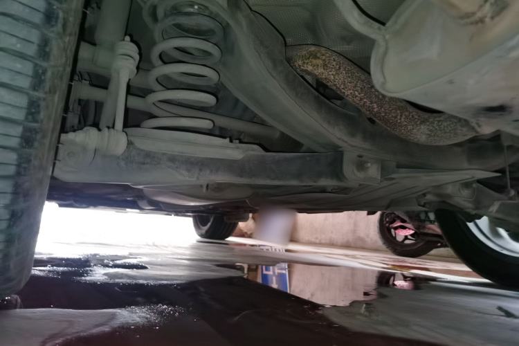Used Ford Kuga 2013 2.0L GTDi Four-Wheel-Drive Sport Model Chassis Rear Left