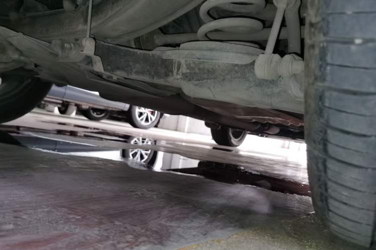 Used Ford Kuga 2013 2.0L GTDi Four-Wheel-Drive Sport Model Chassis Rear Right