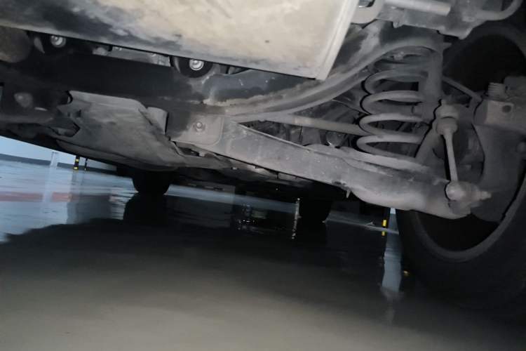 Used Ford Kuga 2013 2.0L GTDi Four-Wheel-Drive Elite Model Chassis Rear Right
