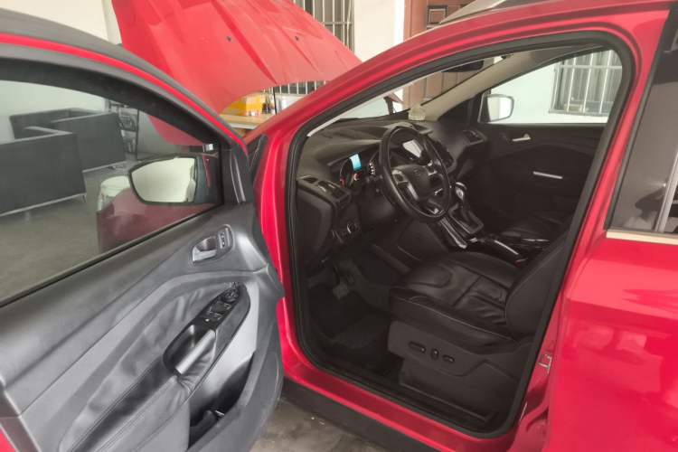 Used Ford Kuga 2013 2.0L GTDi Four-Wheel-Drive Sport Model Driver Seat