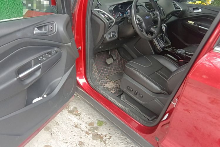 Used Ford Kuga 2013 2.0L GTDi Four-Wheel-Drive Sport Model Driver Seat