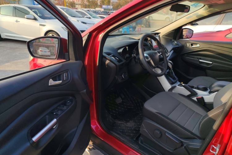 Used Ford Kuga 2013 1.6L GTDi Two-Wheel-Drive Comfort Model Driver Seat