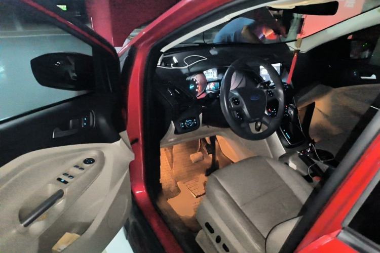 Used Ford Kuga 2013 2.0L GTDi Four-Wheel-Drive Elite Model Driver Seat
