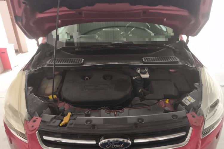 Used Ford Kuga 2013 2.0L GTDi Four-Wheel-Drive Sport Model Engine Bay