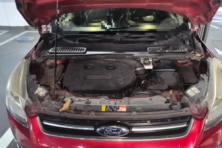 Used Ford Kuga 2013 2.0L GTDi Four-Wheel-Drive Sport Model Engine Bay