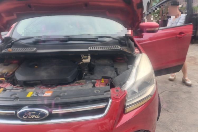 Used Ford Kuga 2013 1.6L GTDi Two-Wheel-Drive Comfort Model Engine Bay Left