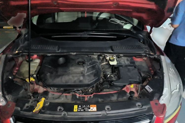 Used Ford Kuga 2013 2.0L GTDi Four-Wheel-Drive Elite Model Engine Bay