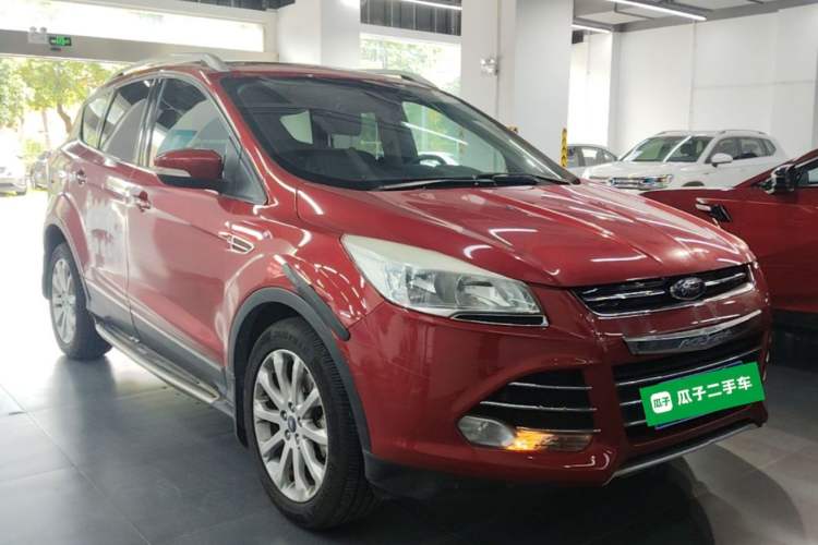 Used Ford Kuga 2013 1.6L GTDi 4x4 Elite Model Front Right 45 Deg