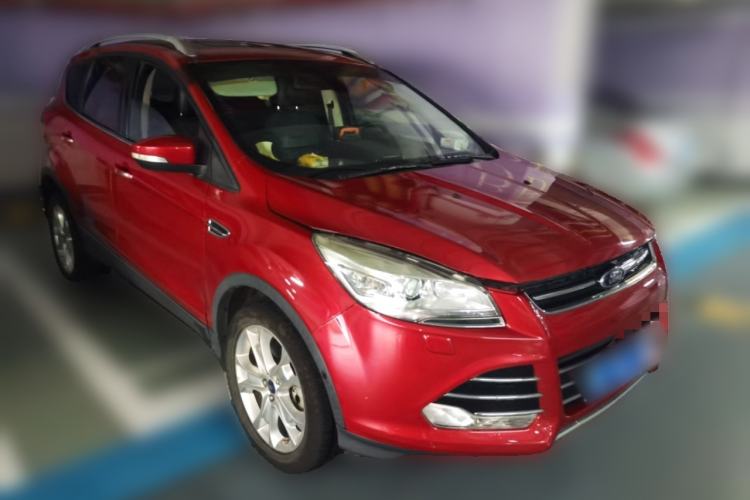 Used Ford Kuga 2013 2.0L GTDi Four-Wheel-Drive Sport Model Front Right 45 Deg