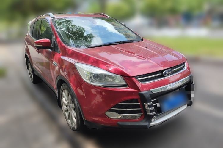 Used Ford Kuga 2013 1.6L GTDi Two-Wheel-Drive Trend Model Front Right 45 Deg