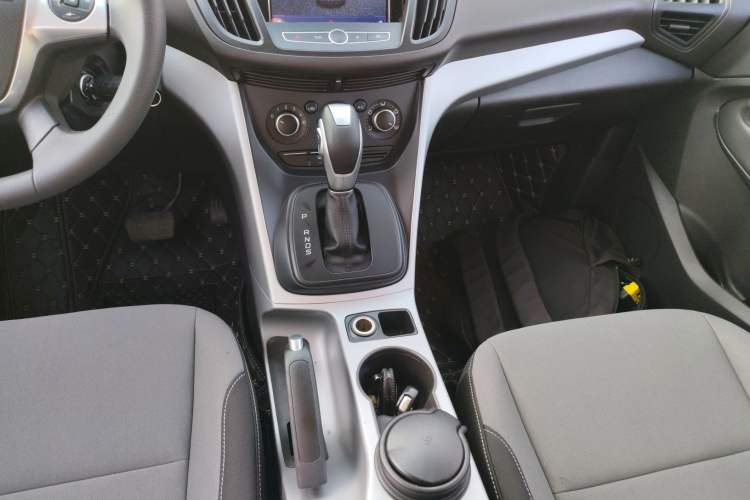 Used Ford Kuga 2013 1.6L GTDi Two-Wheel-Drive Comfort Model Gear Lever