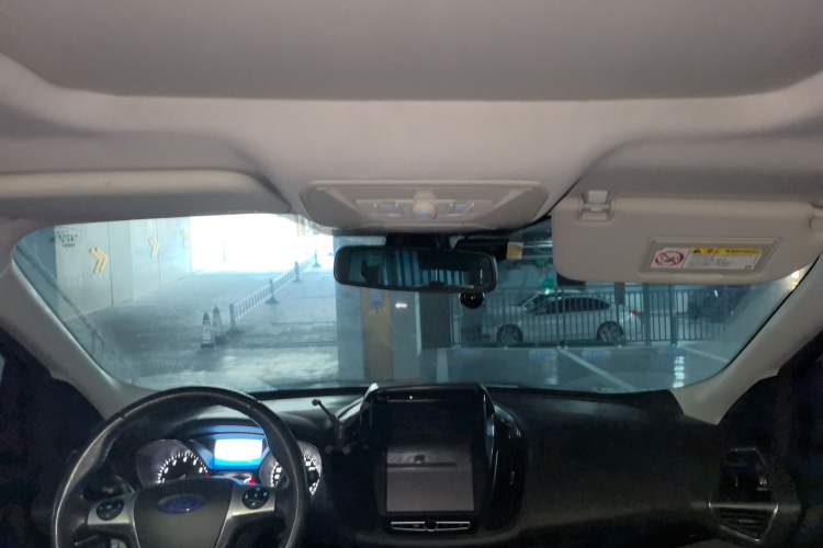 Used Ford Kuga 2013 2.0L GTDi Four-Wheel-Drive Sport Model Headliner