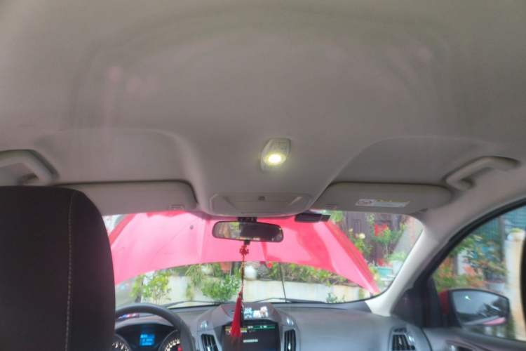 Used Ford Kuga 2013 1.6L GTDi Two-Wheel-Drive Comfort Model Headliner