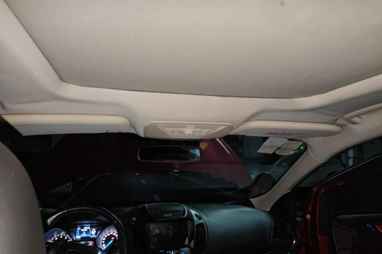 Used Ford Kuga 2013 2.0L GTDi Four-Wheel-Drive Sport Model Headliner
