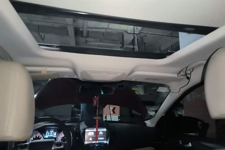 Used Ford Kuga 2013 2.0L GTDi Four-Wheel-Drive Elite Model Headliner