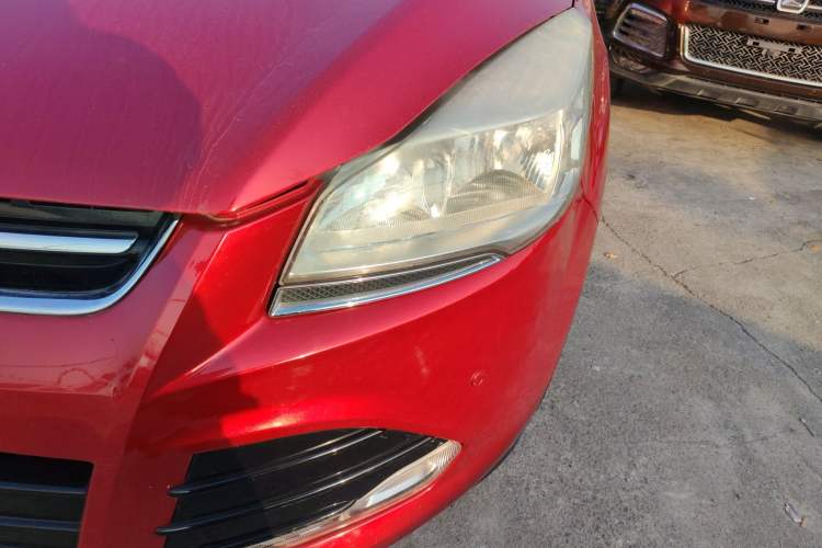 Used Ford Kuga 2013 1.6L GTDi Two-Wheel-Drive Comfort Model Left Front Headlight