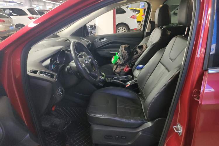 Used Ford Kuga 2013 2.0L GTDi Four-Wheel-Drive Sport Model Left Front Seat